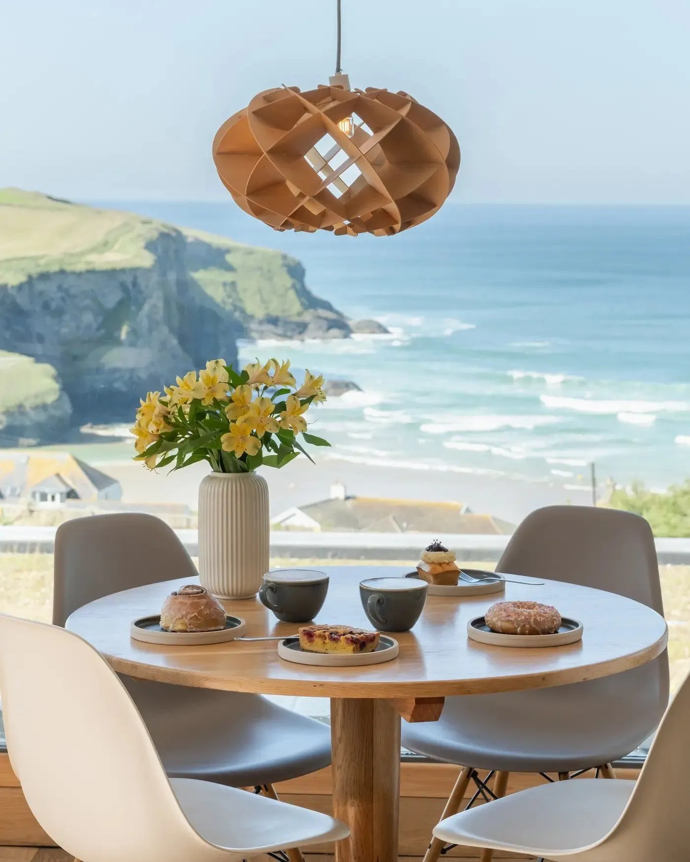 Coffee with a sea view at the Bedruthan Hotel